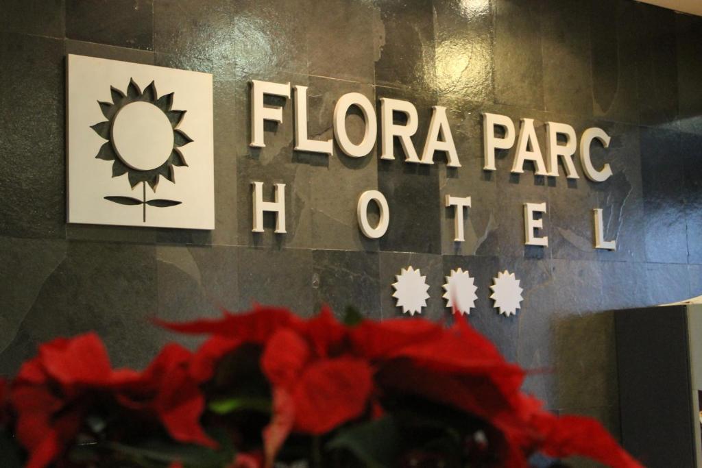 Hotel Flora Parc Castelldefels Eksteriør bilde