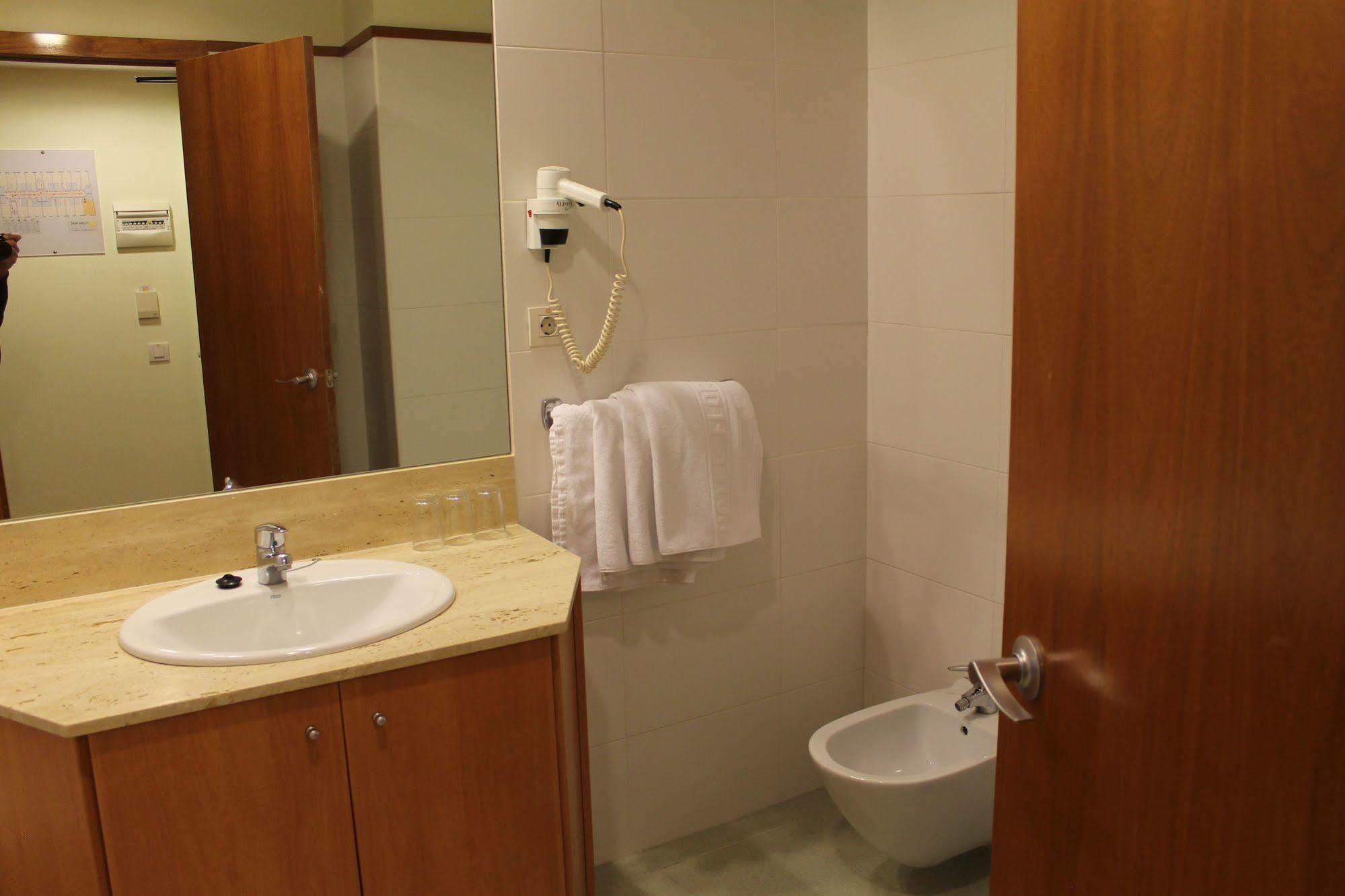 Hotel Flora Parc Castelldefels Eksteriør bilde